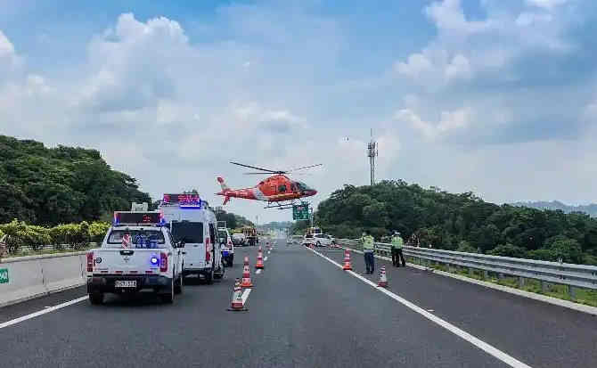 河曲高速公路汽车救援案例